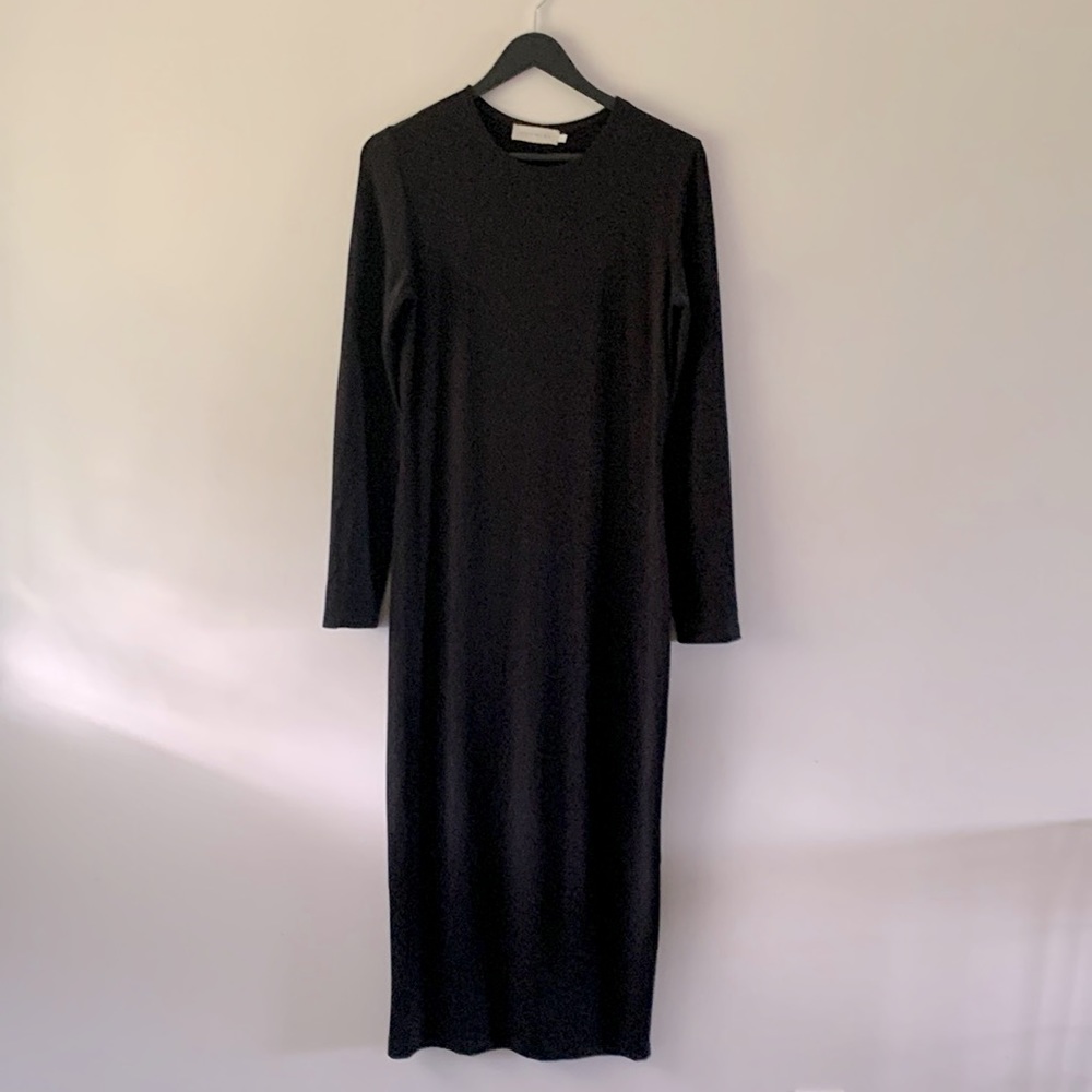 Undress. Black midi dress. Size L.